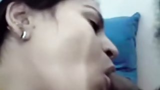Desi bhabi sex video filmed in a college dorm